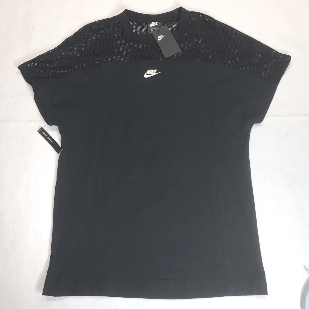 Nike Women’s Athletic Wear top